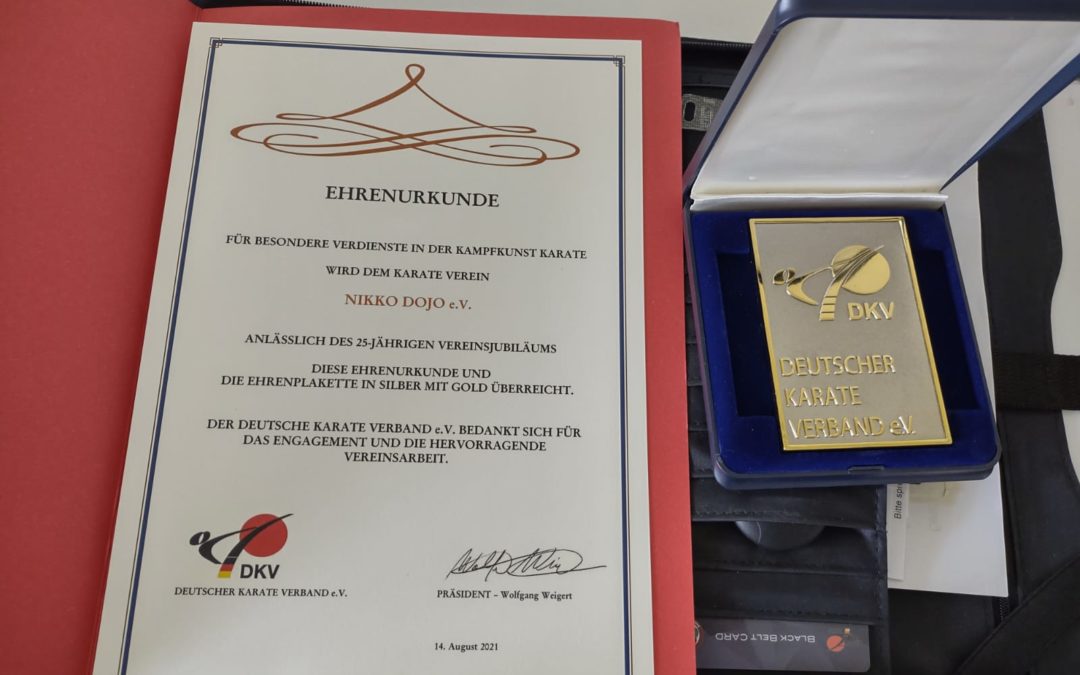 Ehrenplakette in Silber mit Gold