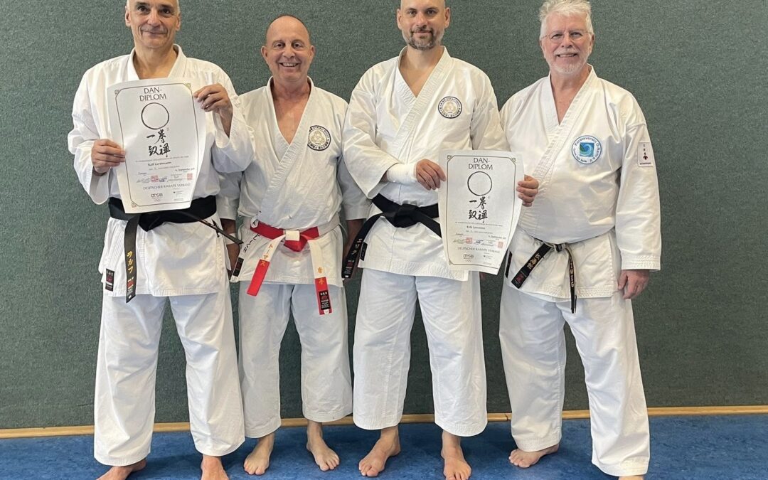 Bestandene Dan-Prüfung für Ralf und Erik